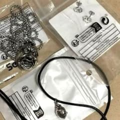 The Egg of the Conqueror Behelit Earrings & Necklace 3-piece Set Berserk Pendant ①
