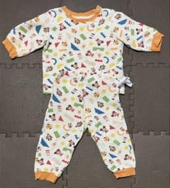 Uniqlo Disney Mic Key Mouse Quilted pajamas, long-sleeved, top and bottom set, size 90