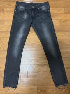 【Nudie Jeans】ブラックウォッシュデニム W31 切りっぱなしのサムネイル