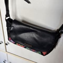 Desigual ショルダーバッグ 黒/多色のサムネイル
