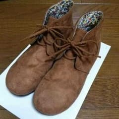 ショートブーツのサムネイル