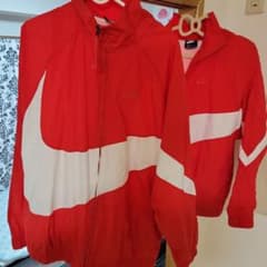 NIKE赤色パーカー2着セット！！のサムネイル