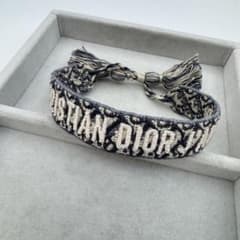 【人気】dior J'ADIOR ブレスレット　ミサンガ　ネイビー　調節可能 人気】dior J'ADIOR ブレスレット ミサンガ ネイビー 柄あり - メルカリ