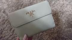 本日終了！PRADA プラダ 財布のサムネイル