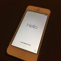 iPhone 5  au  16gb シルバー 美品 バッリー弱 クリアケース付のサムネイル