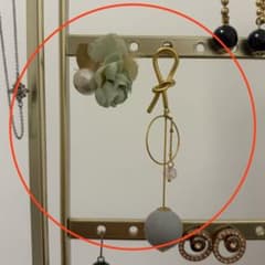 フラワー＆ノットモチーフ アシンメトリーピアスのサムネイル