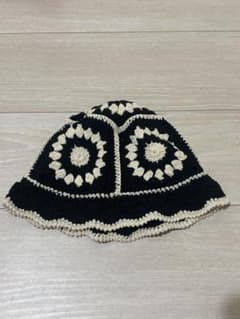 クロシェ編み バケットハット ブラック×ホワイトのサムネイル