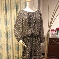 新品-大きいサイズ花柄ワンピースのサムネイル
