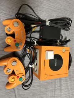 任天堂 ゲームキューブ オレンジ 本体 コントローラー2個 付属のサムネイル