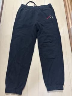 ユニクロ×KAWS スウェットパンツのサムネイル