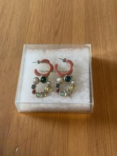 tsumori chisato ツモリチサト フラワー 猫型 ピアス 2個セット - メルカリ