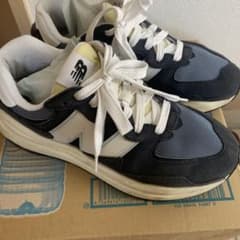 New Balance スニーカーのサムネイル