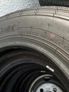 195/85R16 114/112LT 25年製造　新車外し　❶ 195/85R16 114/112LT 25年製造 新車外し ➀ - メルカリ