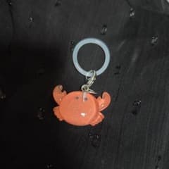 YELL つぶらな瞳のミニチャーム カニ ガチャ めじるしアクセサリーのサムネイル