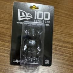 希少　BE@RBRICK 100% ニューエラ100周年　 NEWERのサムネイル