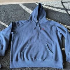 お値下げ‼️Supreme ネイビー　ダークブルー　パーカー　シュプリームのサムネイル