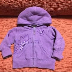 くうちゃん様専用 ベビーギャップ  パープルの厚手のパーカー  80センチのサムネイル