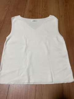 【美品】Te chichi テチチ ノースリーブニット オフホワイトのサムネイル