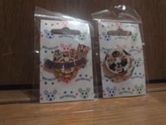 Disney Store チップとデール 2002 サッカー ピン2点セットのサムネイル