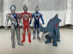 最終値下げ / ウルトラマンフィギュア4体＋お面のサムネイル