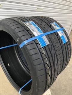 新品　Pinso PS-91 225/35R20 タイヤのサムネイル