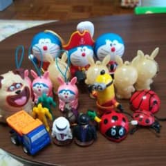 ドラえもん、コナン、マクドナルドおもちゃなど　男の子のサムネイル
