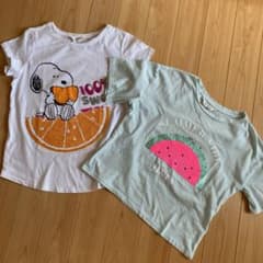 まな様専用です　値下げ　H&M スパンコールTシャツ　2枚セットのサムネイル