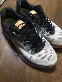 NIKE ランニングシューズのサムネイル