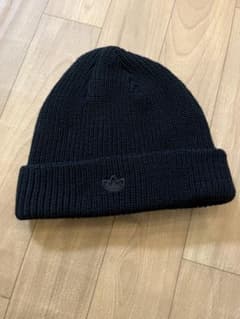 adidas ニット帽 ビーニーのサムネイル