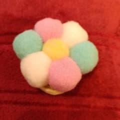 パステルカラー ポンポン フラワー ヘアゴムのサムネイル
