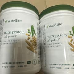 プロテイン　2缶のサムネイル