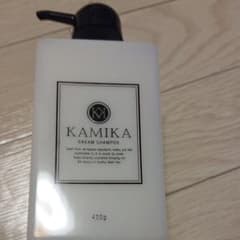 カミカ 黒髪クリームシャンプー KAMIKA 400gのサムネイル