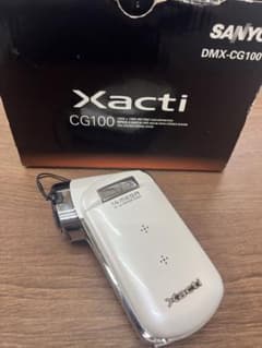 SANYO サンヨー デジカメ Xacti DMX−CG100 ホワイト - メルカリ