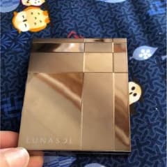 ルナソルアイシャドウのサムネイル