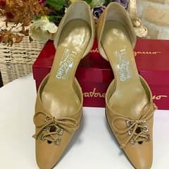 フェラガモ パンプス 51/2 サイズが合えばお買い得のサムネイル