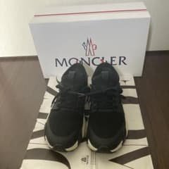 6／14までの出品となります。MONCLER スニーカー ブラック ホワイトのサムネイル