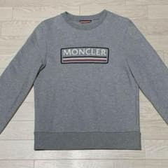 [미품] Moncler 로고 자수 트레이너 그레이 XS 정규품 5P70