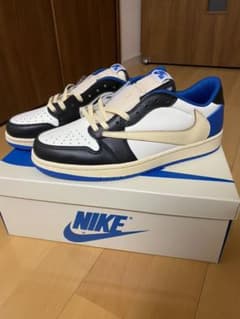 NIKEのサムネイル