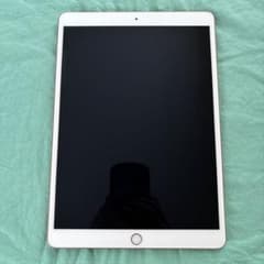 iPad Air3 64GB ゴールド　Wi-Fi+Cellularのサムネイル