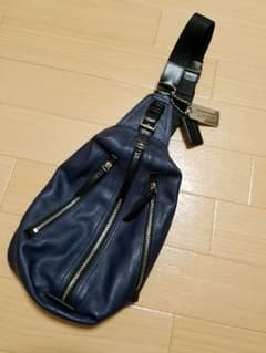 COACH　トンプソン　ボディバッグのサムネイル