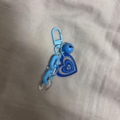 青いハートとチェーンと鈴のキーホルダーのサムネイル