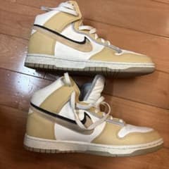 Nike Dunk High ベージュ ホワイト スニーカーのサムネイル