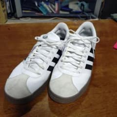 adidas スニーカー ホワイト/ブラック 26.5cm - メルカリ