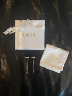【即購入OK✴︎美品】DIOR ピアス パール CD 箱リボン袋付きのサムネイル