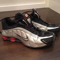 NIKE SHOXのサムネイル