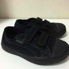 crocs スニーカーのサムネイル