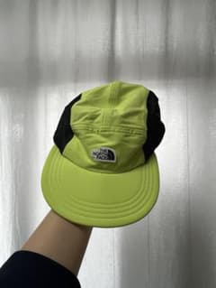 THE NORTH FACE ネオンイエロー帽子 タイトサイズのサムネイル