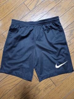 NIKE キッズ ハーフパンツ ブラック 140cmのサムネイル