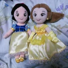 白雪姫とベルのお人形のサムネイル