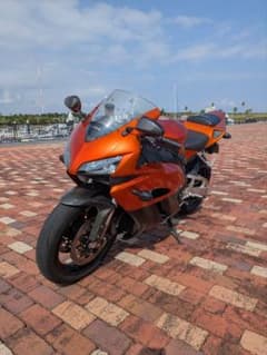 神戸港まで格安輸送‼️車検付きCBR1000RR SC57 合法仕様セミパワーのサムネイル